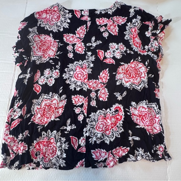 Lane Bryant Floral Blouse Size 20 Black Red White Paisley Short Sleeve Top - Picture 9 of 10